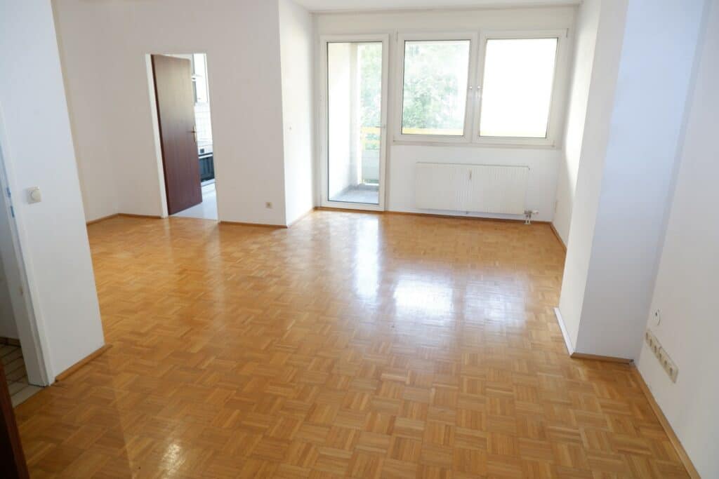 Ruhige zentral gelegene 3 Zimmerwohnung mit Loggia und TG Platz Verkauft 4020 Linz